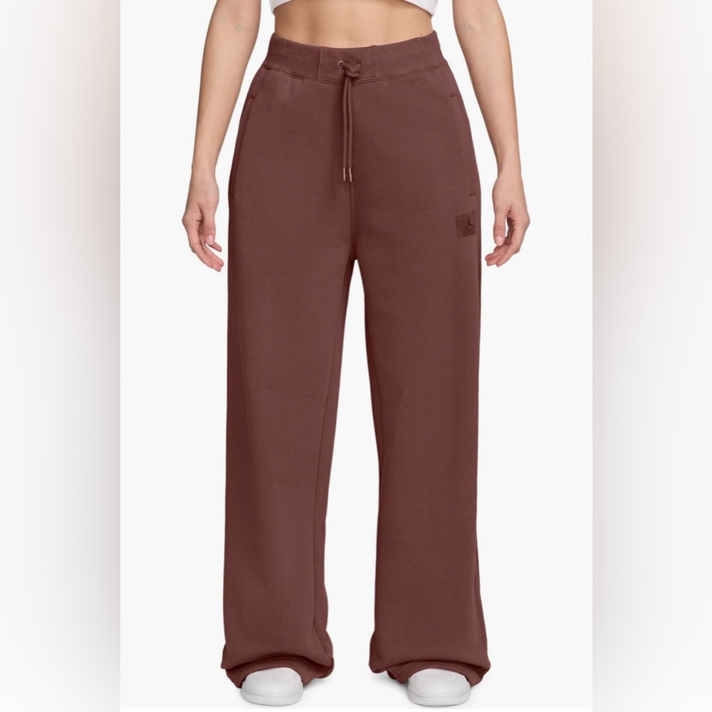 Jordan
Flight Fleece
Sweatpants
Color: Dark Pony
Size:Medium /loose fit